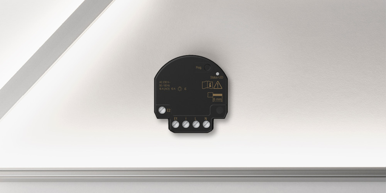 JUNG HOME Jalousieaktor Mini bei Elektro Graf in Neuburg